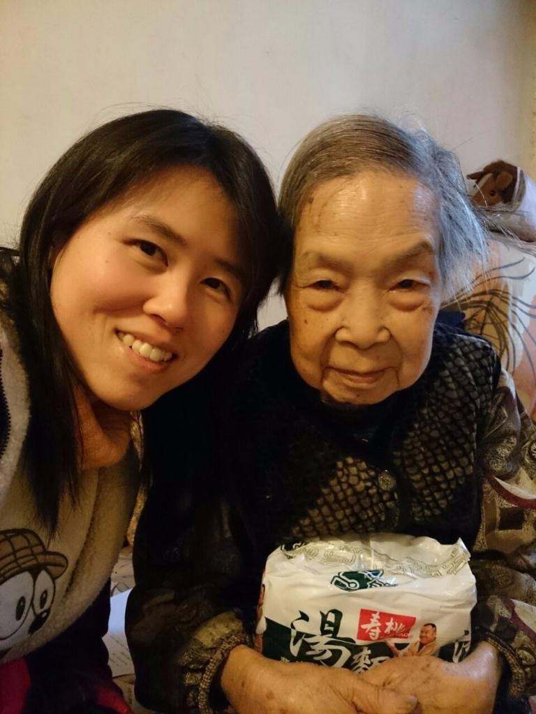 枇杷膏及麵食送贈 2014年12月