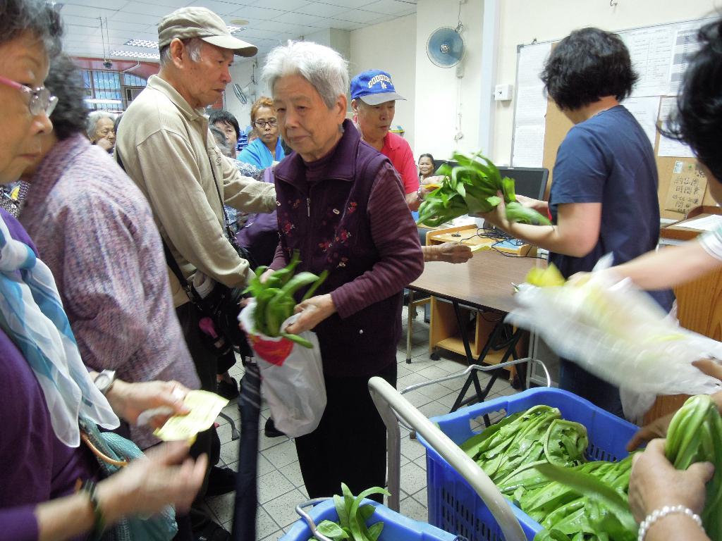 「耆樂綠融融」有機農場耕種及蔬菜捐贈