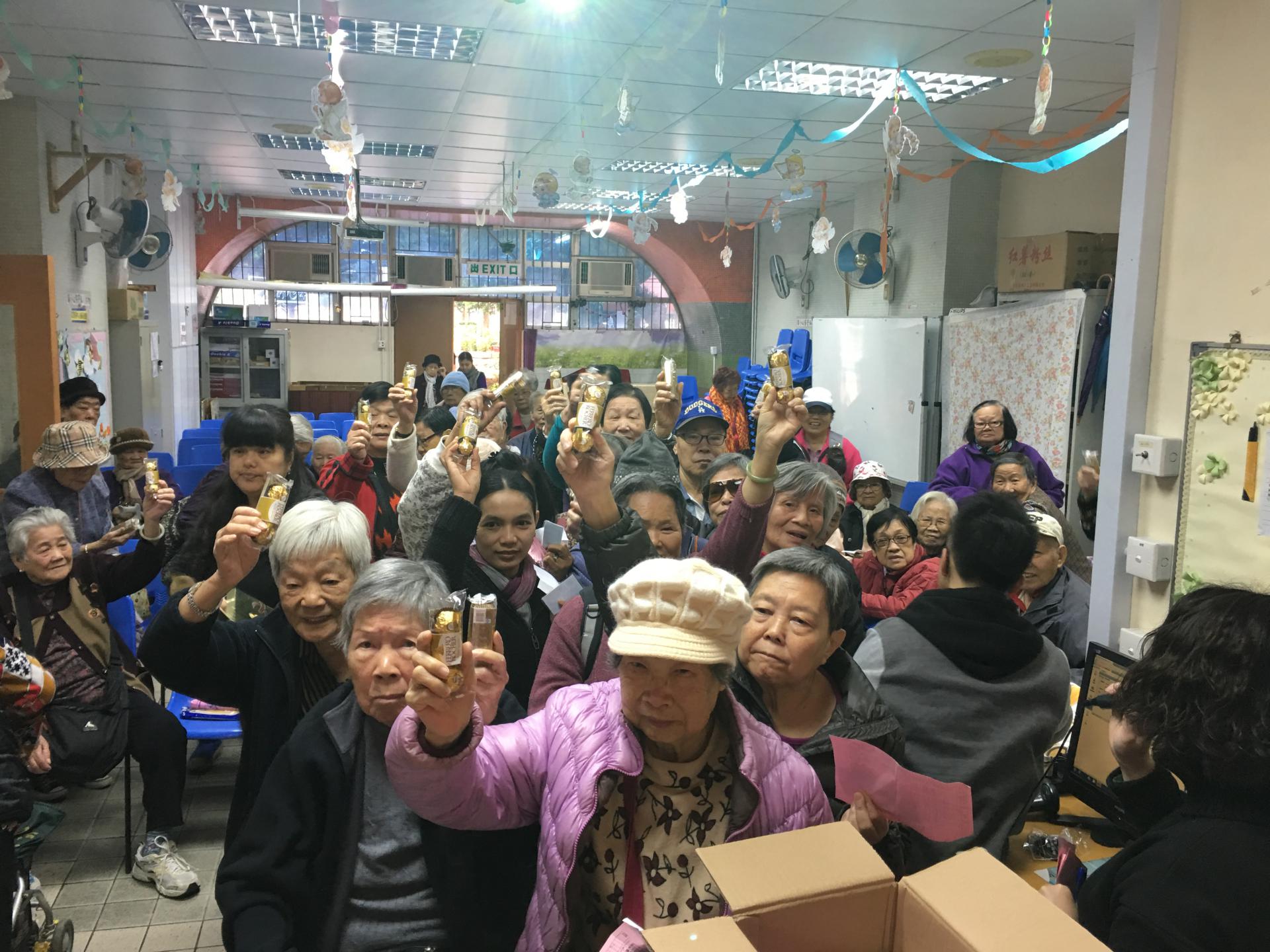 朱古力送贈 2015年12月